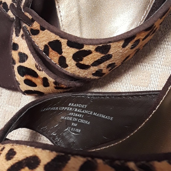 Liz Claiborne "Brandey" Cheetah print heels - Picture 3 of 4